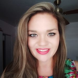 Meet your Posher, Leticia